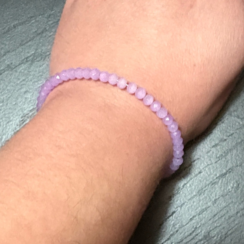 Handcrafted memory wire beaded bracelet - Picture 6 of 7